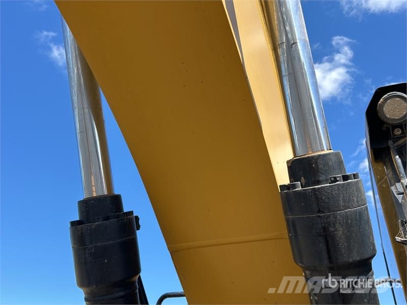 CAT 323 Tracked Excavator Bageri gusjeničari