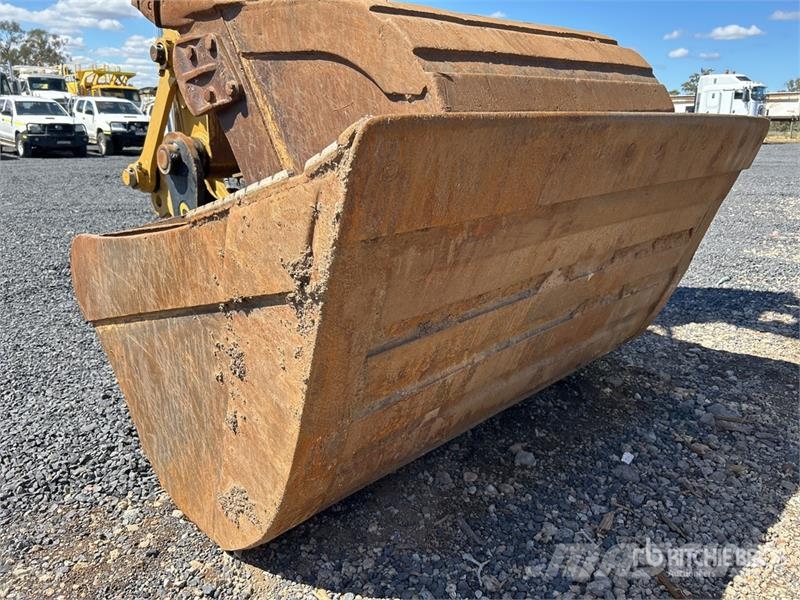 CAT 323 Tracked Excavator Bageri gusjeničari