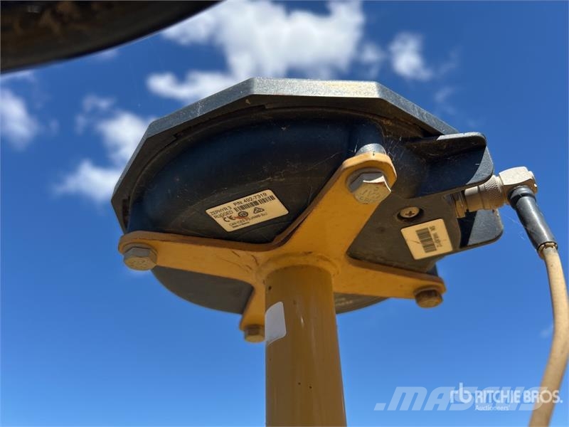 CAT 323 Tracked Excavator Bageri gusjeničari