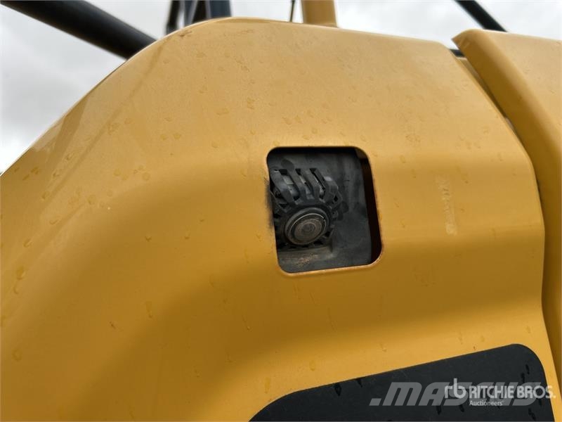 CAT 323 Tracked Excavator Crawler excavators