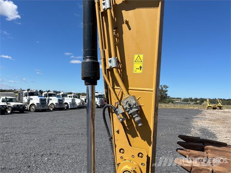 CAT 323 Tracked Excavator Bageri gusjeničari
