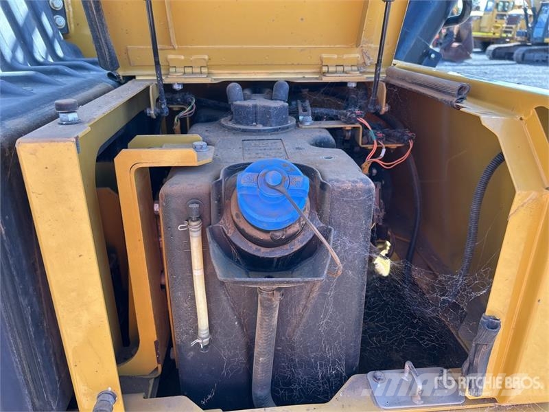 CAT 323 Tracked Excavator Bageri gusjeničari