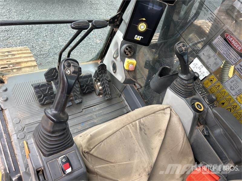 CAT 323 Tracked Excavator Crawler excavators