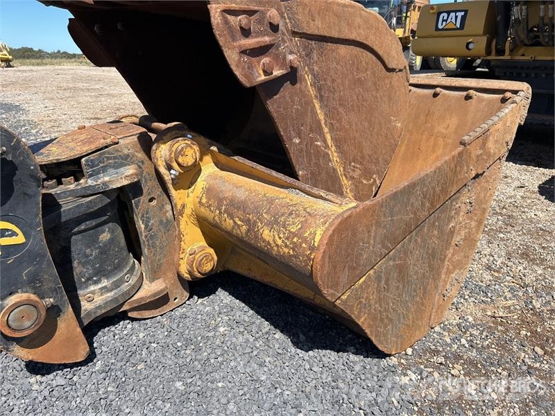 CAT 323 Tracked Excavator Bageri gusjeničari