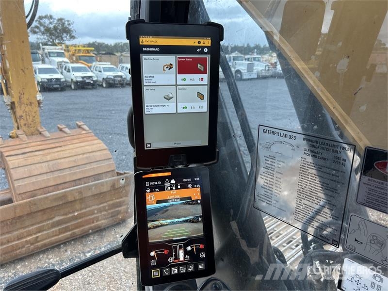 CAT 323 Tracked Excavator Crawler excavators