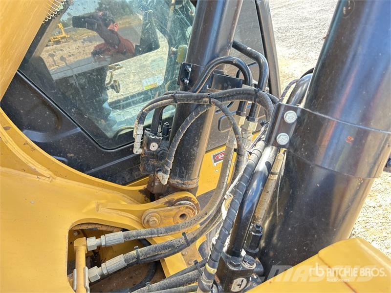 CAT 323 Tracked Excavator Bageri gusjeničari