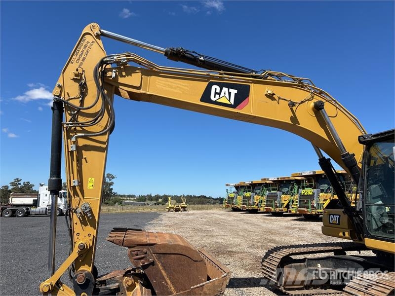 CAT 323 Tracked Excavator Bageri gusjeničari