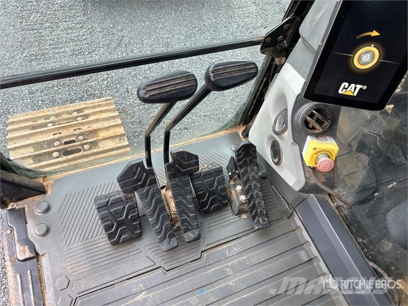 CAT 323 Tracked Excavator Crawler excavators