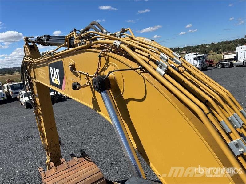 CAT 323 Tracked Excavator Bageri gusjeničari