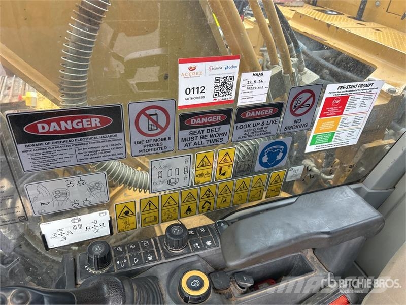 CAT 323 Tracked Excavator Crawler excavators