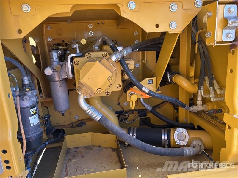CAT 323 Tracked Excavator Bageri gusjeničari