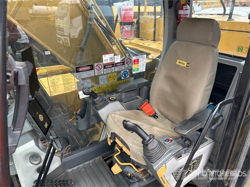 CAT 323 Tracked Excavator Crawler excavators