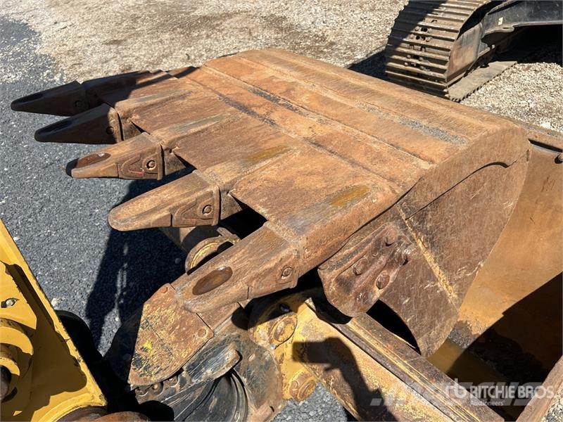 CAT 323 Tracked Excavator Bageri gusjeničari