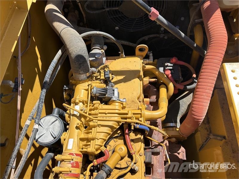 CAT 323 Tracked Excavator Bageri gusjeničari