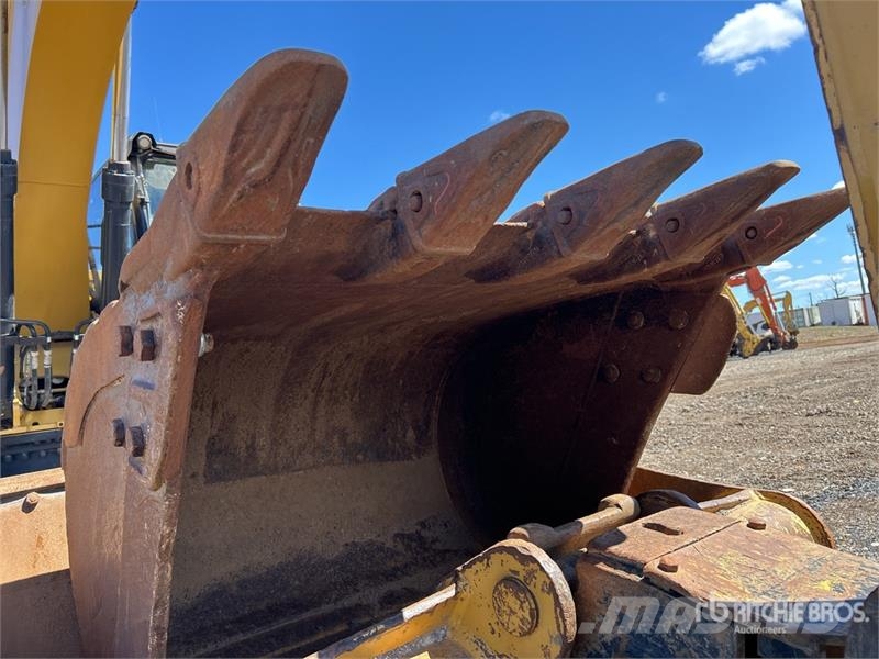 CAT 323 Tracked Excavator Bageri gusjeničari