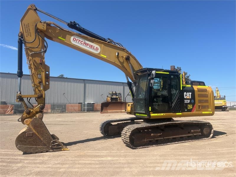 CAT 323F L Tracked Excavator Crawler excavators