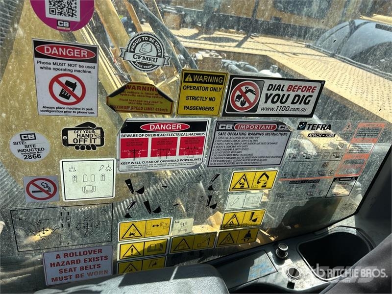 CAT 324DL Tracked Excavator Bagri goseničarji