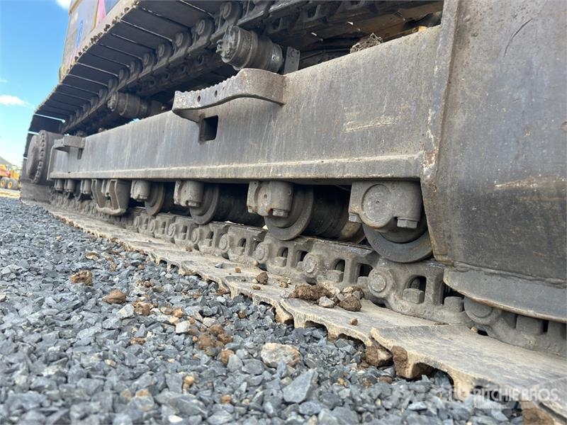 CAT 324DL Tracked Excavator Bagri goseničarji