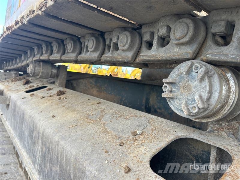 CAT 324DL Tracked Excavator Bagri goseničarji