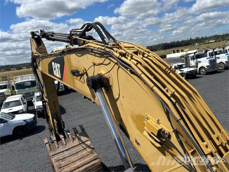 CAT 324DL Tracked Excavator Bagri goseničarji