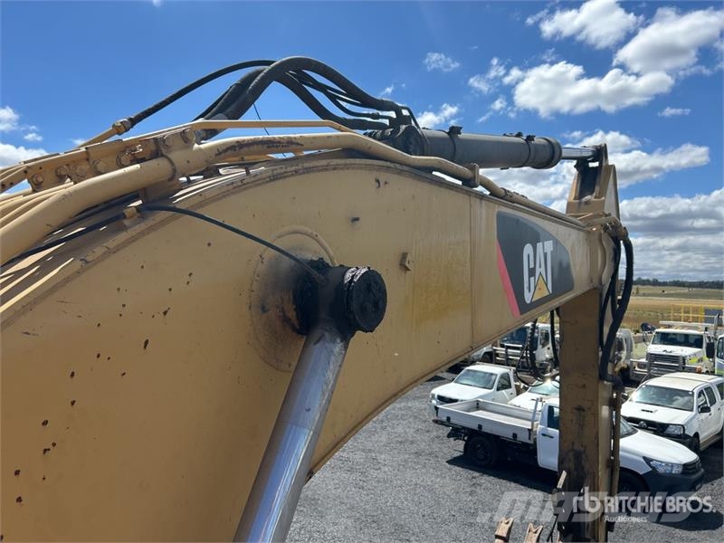 CAT 324DL Tracked Excavator Bagri goseničarji
