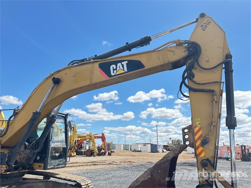 CAT 324DL Tracked Excavator Bagri goseničarji