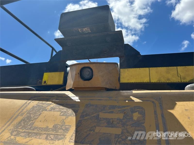 CAT 324DL Tracked Excavator Bagri goseničarji