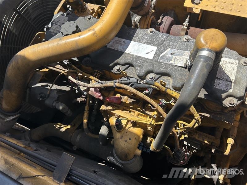 CAT 324DL Tracked Excavator Bagri goseničarji