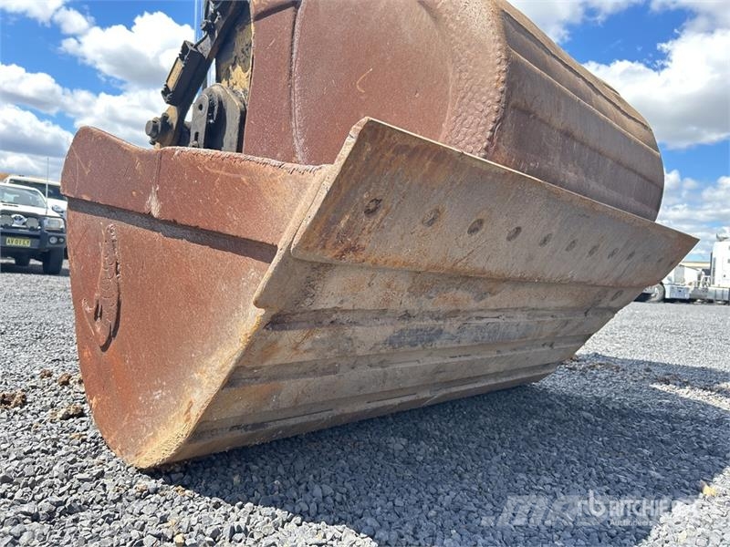 CAT 324DL Tracked Excavator Bagri goseničarji