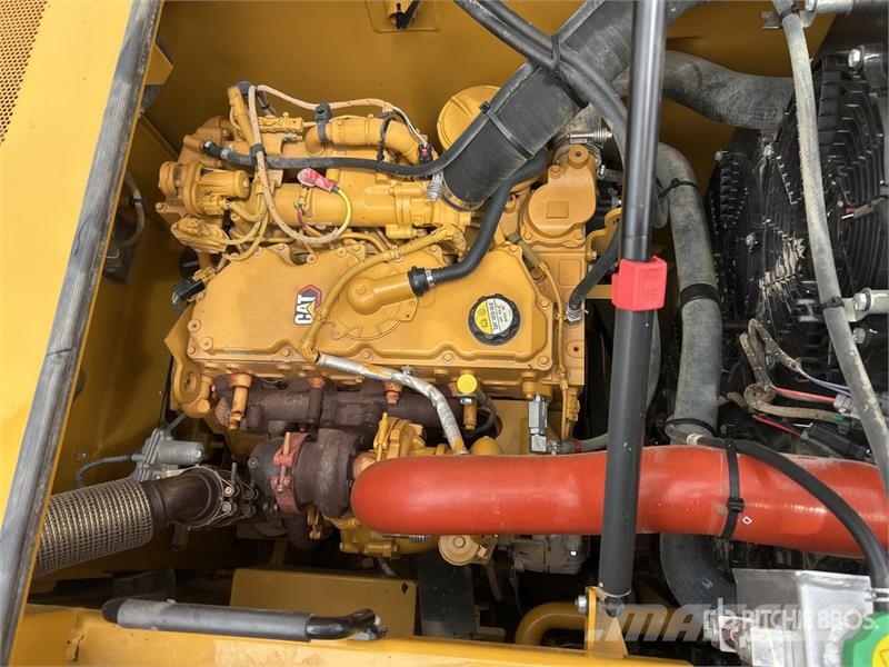 CAT 325 Tracked Excavator Raupenbagger