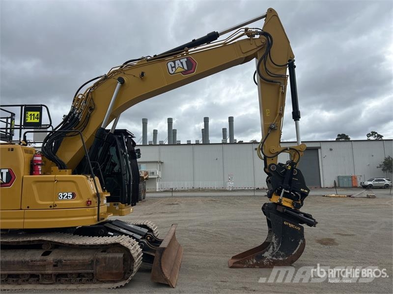 CAT 325 Tracked Excavator Raupenbagger