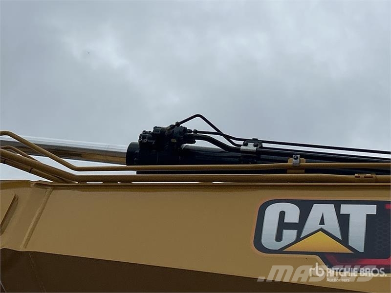 CAT 325 Tracked Excavator Raupenbagger