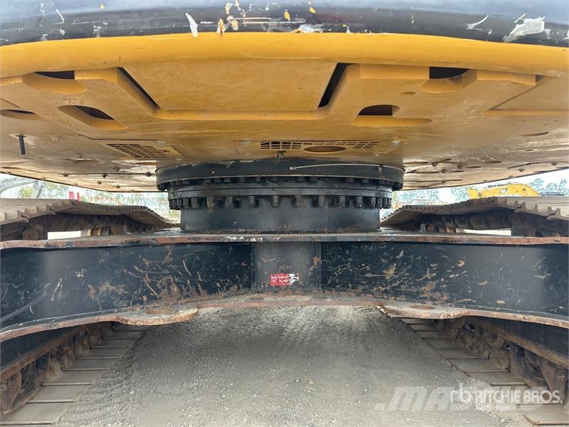 CAT 325 Tracked Excavator Raupenbagger