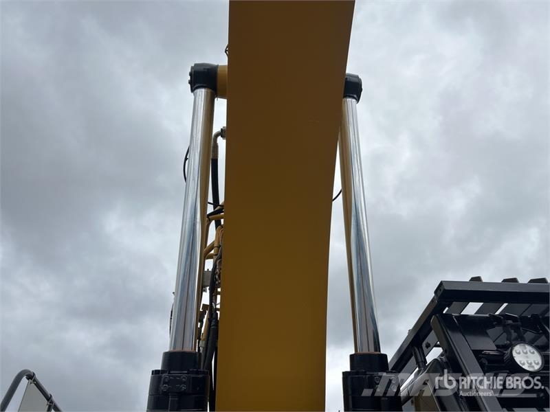 CAT 325 Tracked Excavator Raupenbagger