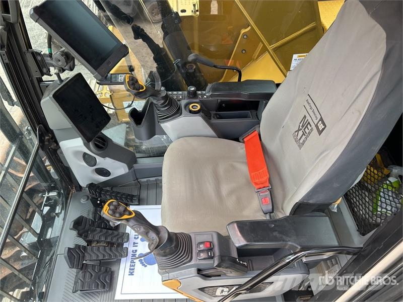 CAT 325 Tracked Excavator Raupenbagger