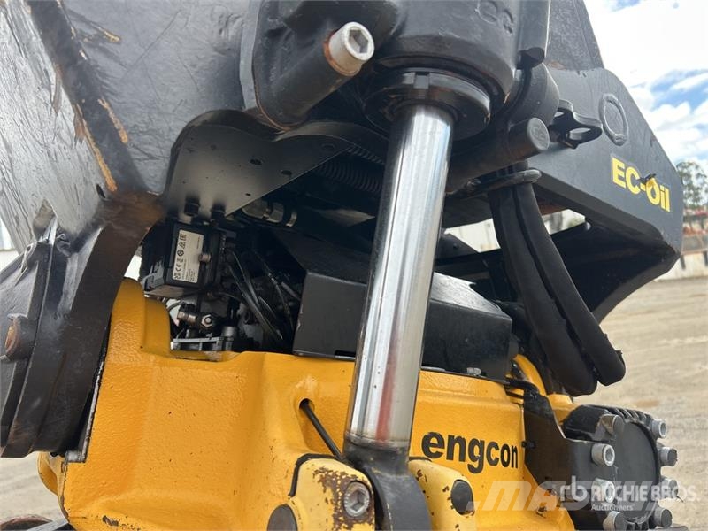 CAT 325 Tracked Excavator Raupenbagger