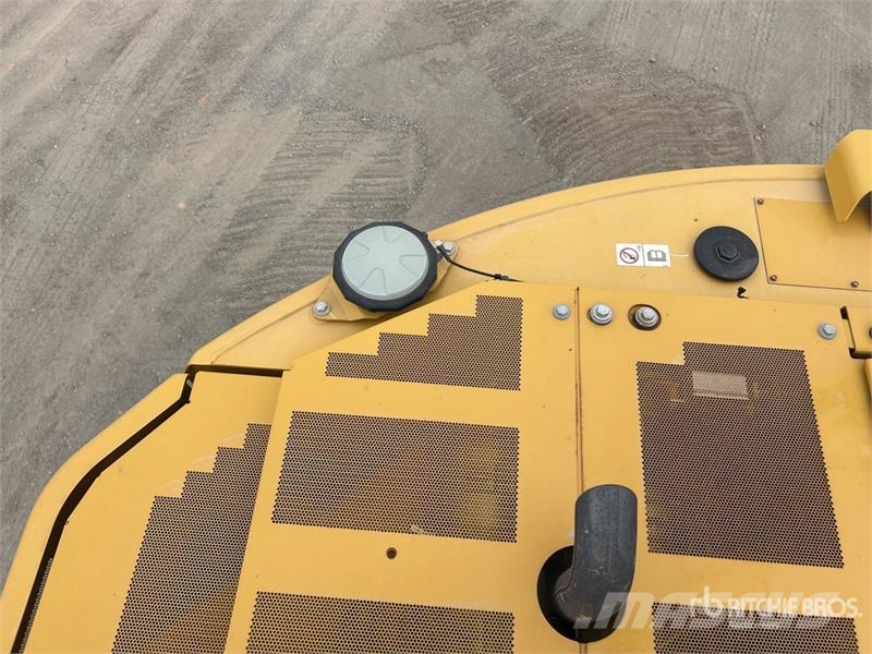 CAT 325 Tracked Excavator Raupenbagger