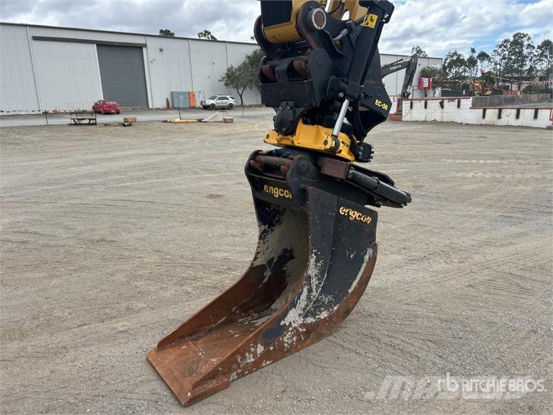 CAT 325 Tracked Excavator Raupenbagger