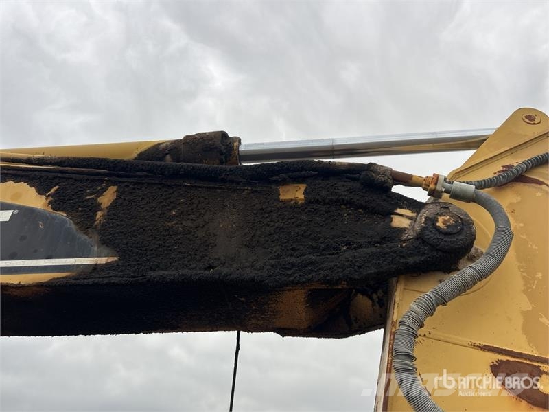 CAT 325B Tracked Excavator Telakaivukoneet