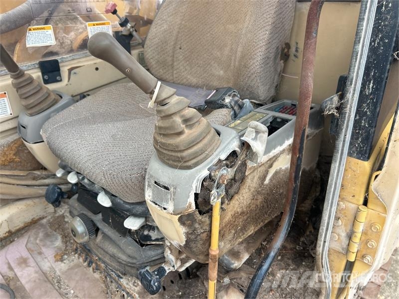 CAT 325B Tracked Excavator Telakaivukoneet