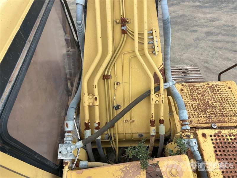 CAT 325B Tracked Excavator Telakaivukoneet