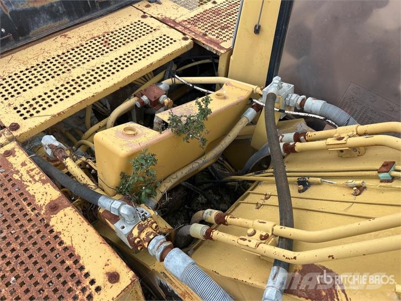 CAT 325B Tracked Excavator Telakaivukoneet