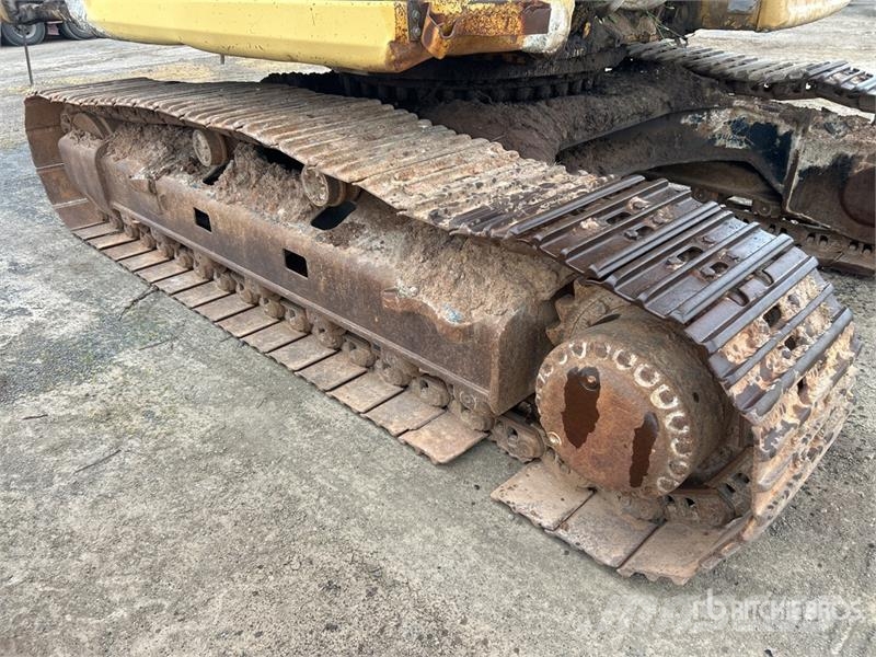 CAT 325B Tracked Excavator Telakaivukoneet