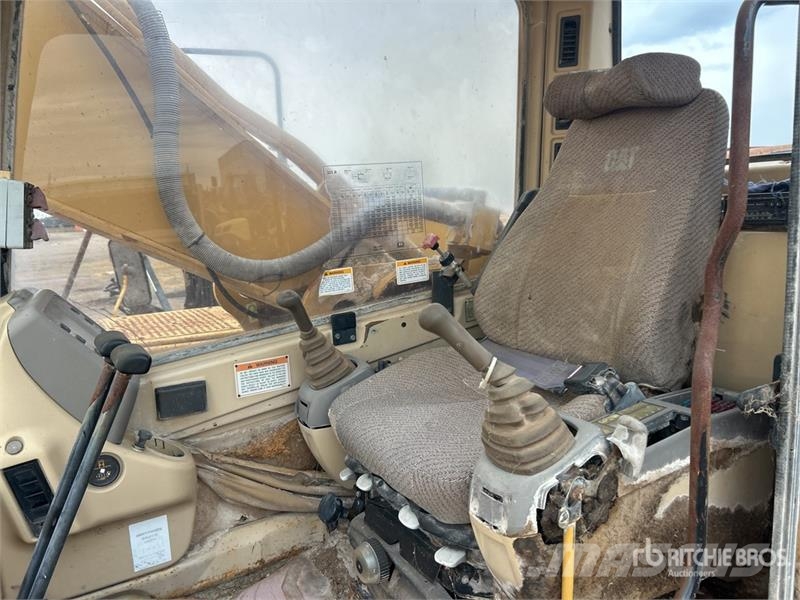 CAT 325B Tracked Excavator Telakaivukoneet
