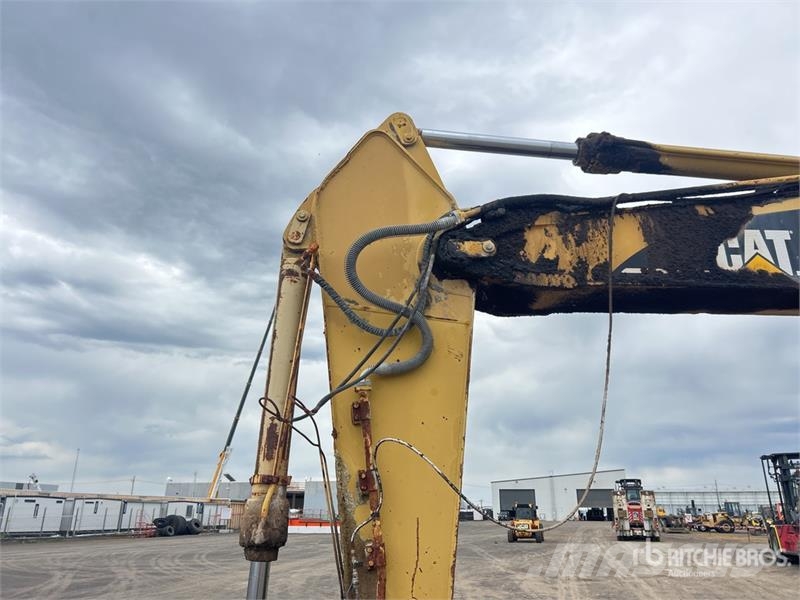 CAT 325B Tracked Excavator Telakaivukoneet