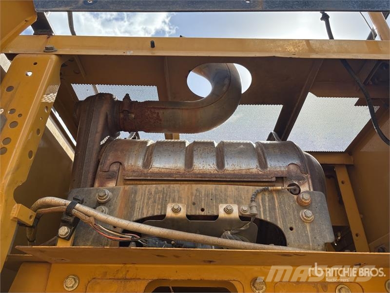 CAT 330 Tracked Excavator Raupenbagger