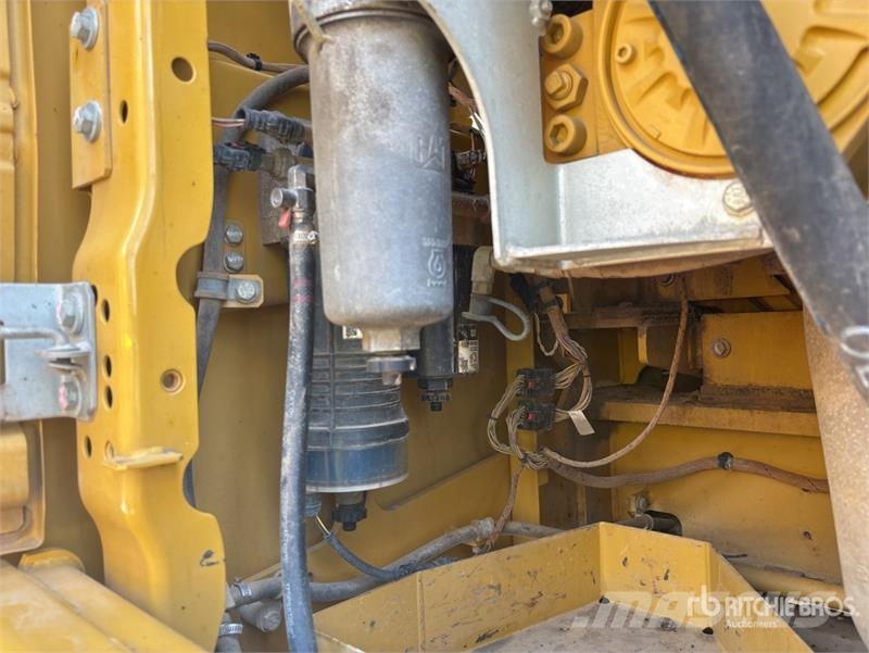 CAT 330 Tracked Excavator Raupenbagger