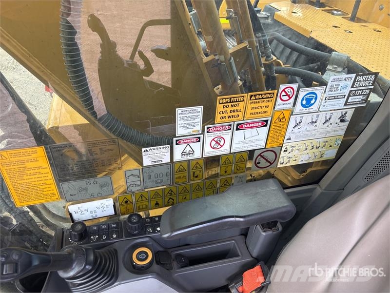 CAT 330 Tracked Excavator Raupenbagger