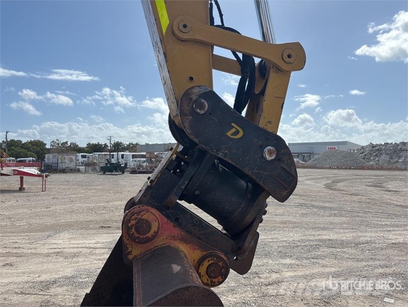 CAT 330 Tracked Excavator Raupenbagger