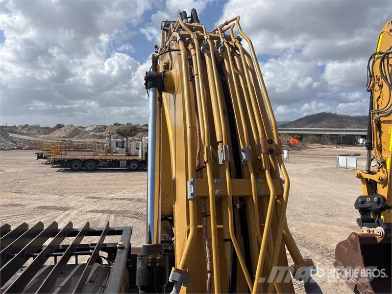 CAT 330 Tracked Excavator Raupenbagger